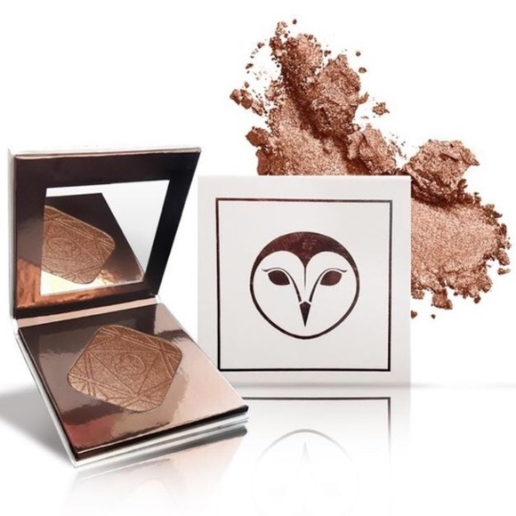 Hank & Henry Other - HANK & HENRY LustreVeil Highlight Bronzer